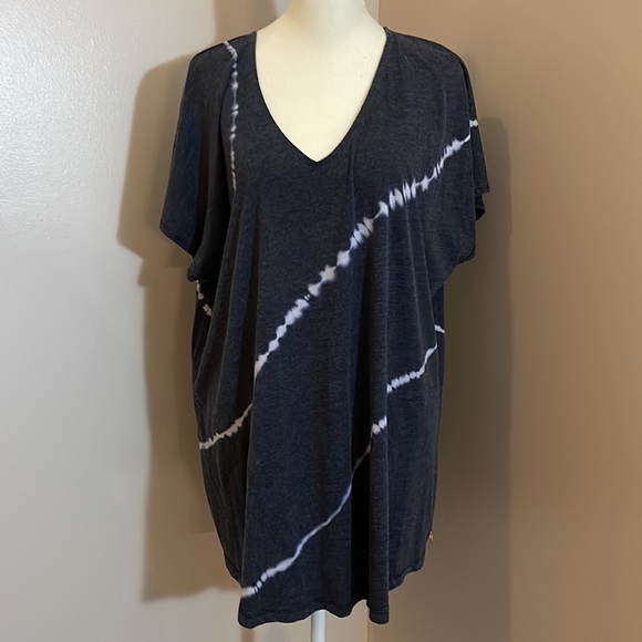 Lane Bryant Livi tshirt - Picture 2 of 4